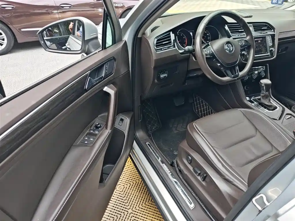 Volkswagen Tiguan L 2017 330TSI Automatic 2WD Flagship Edition фото 16