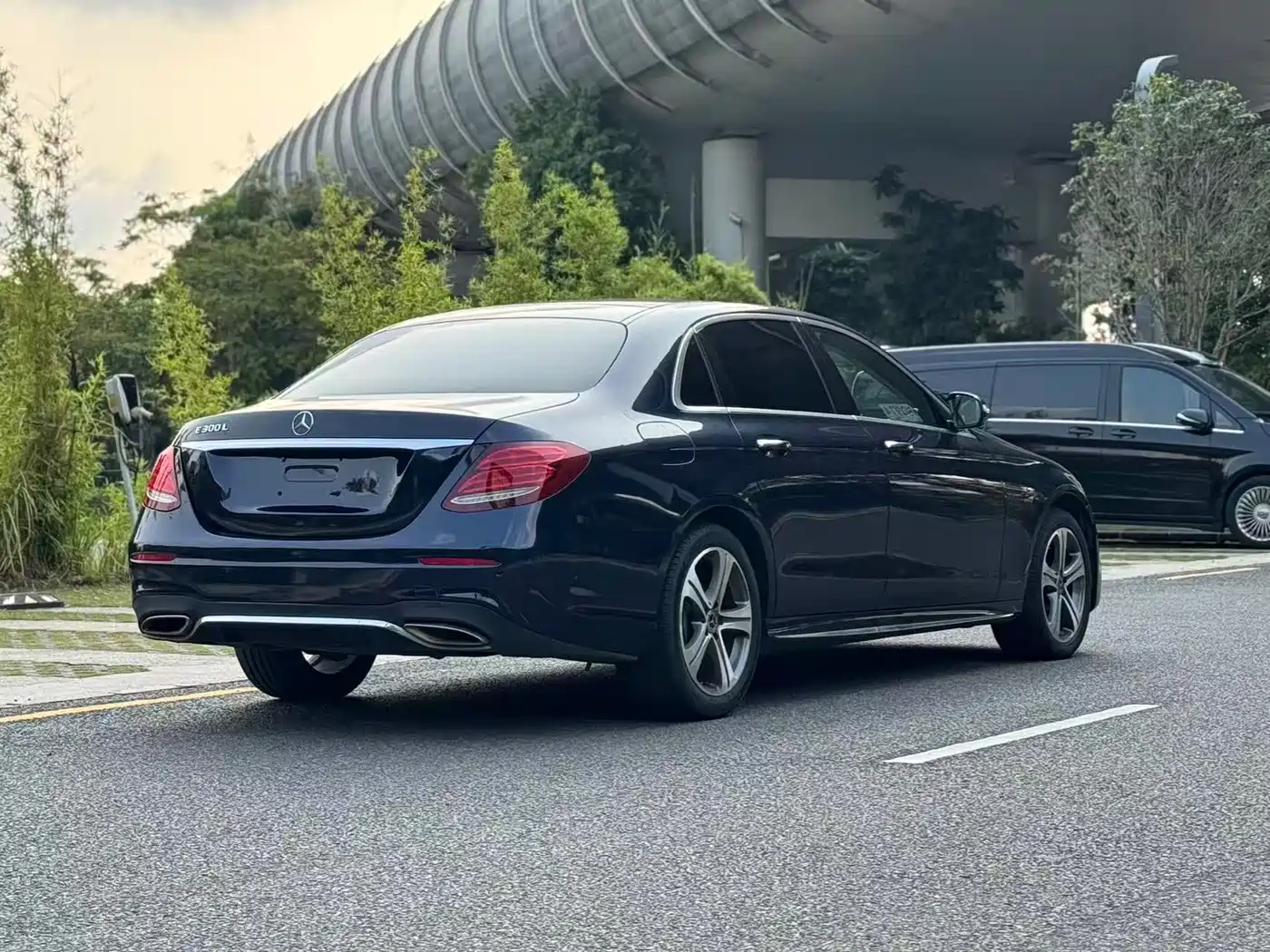 Mercedes-Benz E-Class 2020 Model E 260 L Sport фото 6