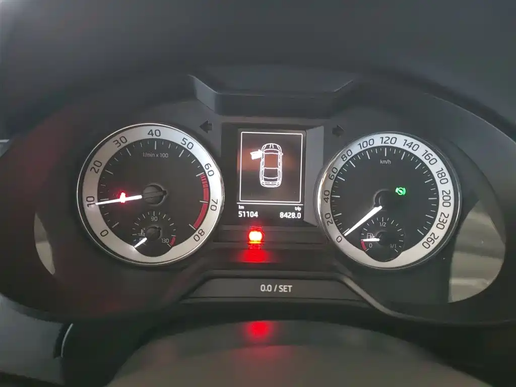 Škoda Octavia 2018 1.6L Automatic Luxury фото 8