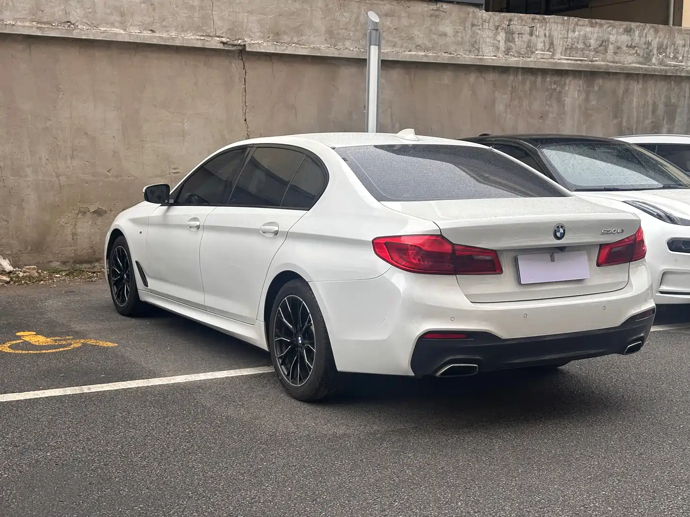 BMW 5 Series 2018 530Li Leading M Sport Package фото 10