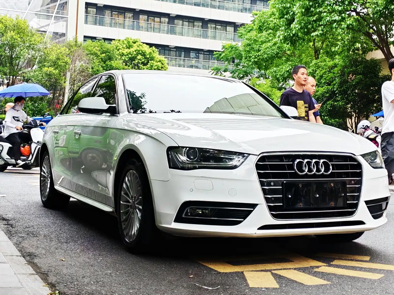 Фото 3 - Audi A4L