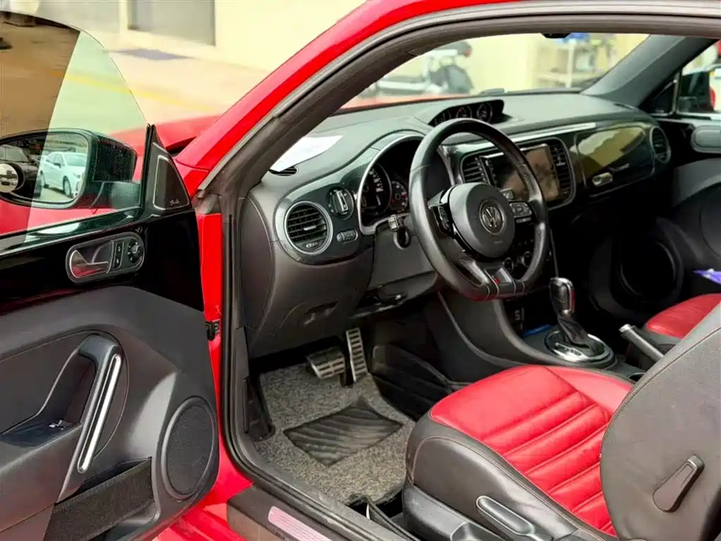 Volkswagen Beetle 2013 1.4TSI Luxury фото 20