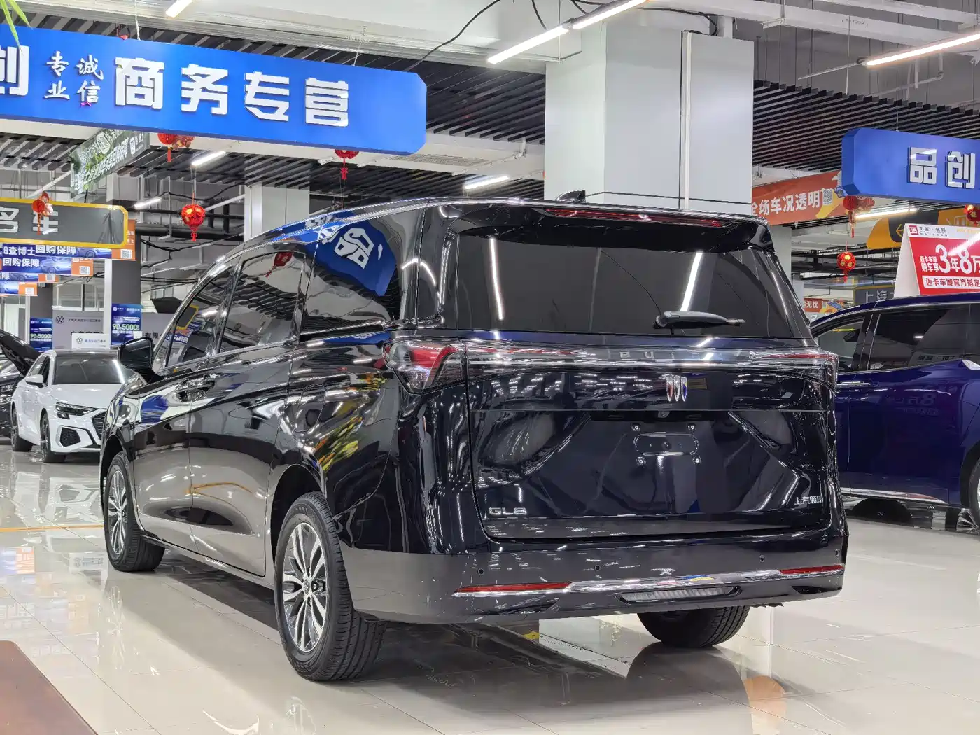Buick GL8 2025 Land Business Class First Edition фото 9