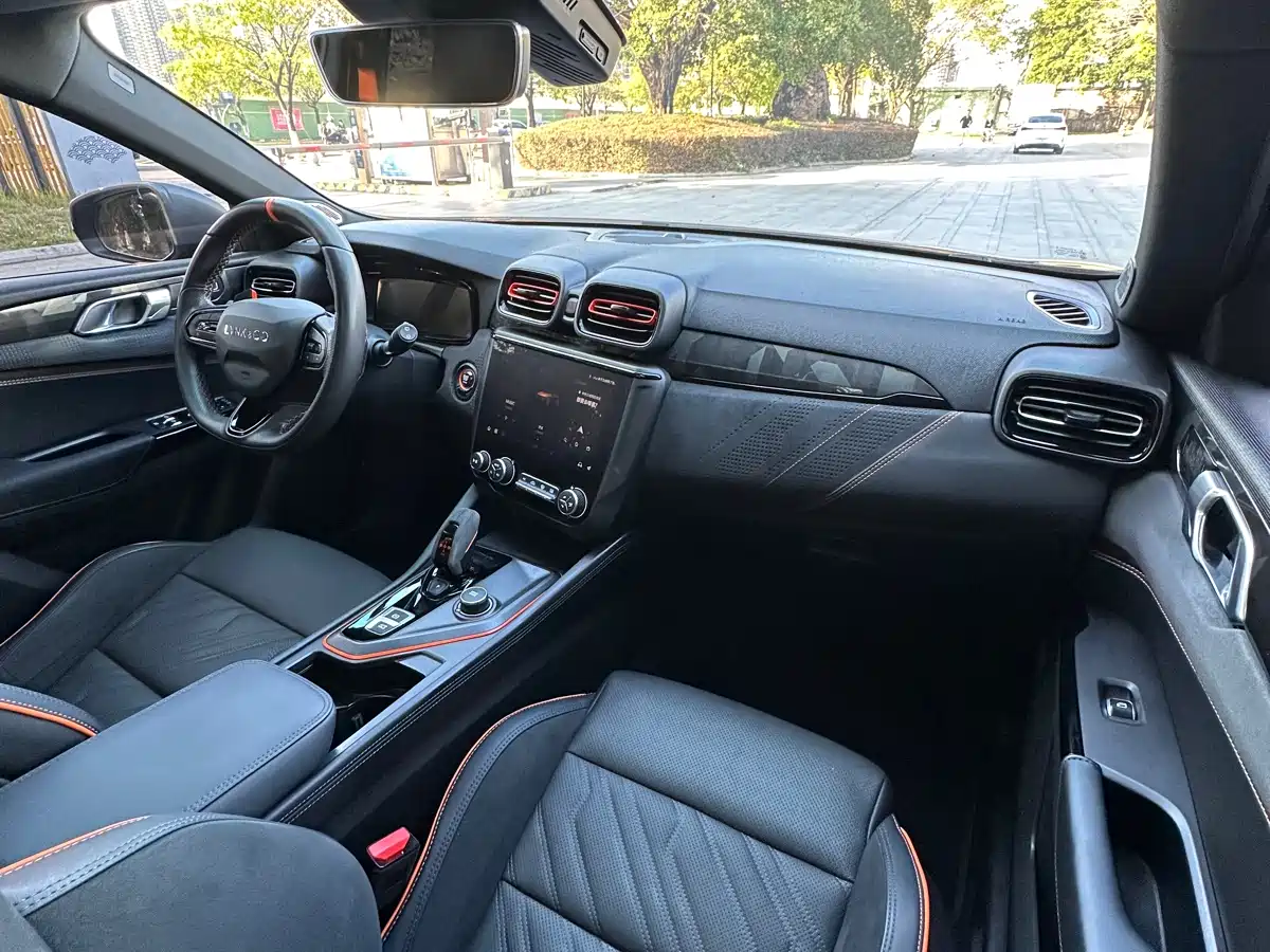 LYNK & CO. 02 HATCHBACK