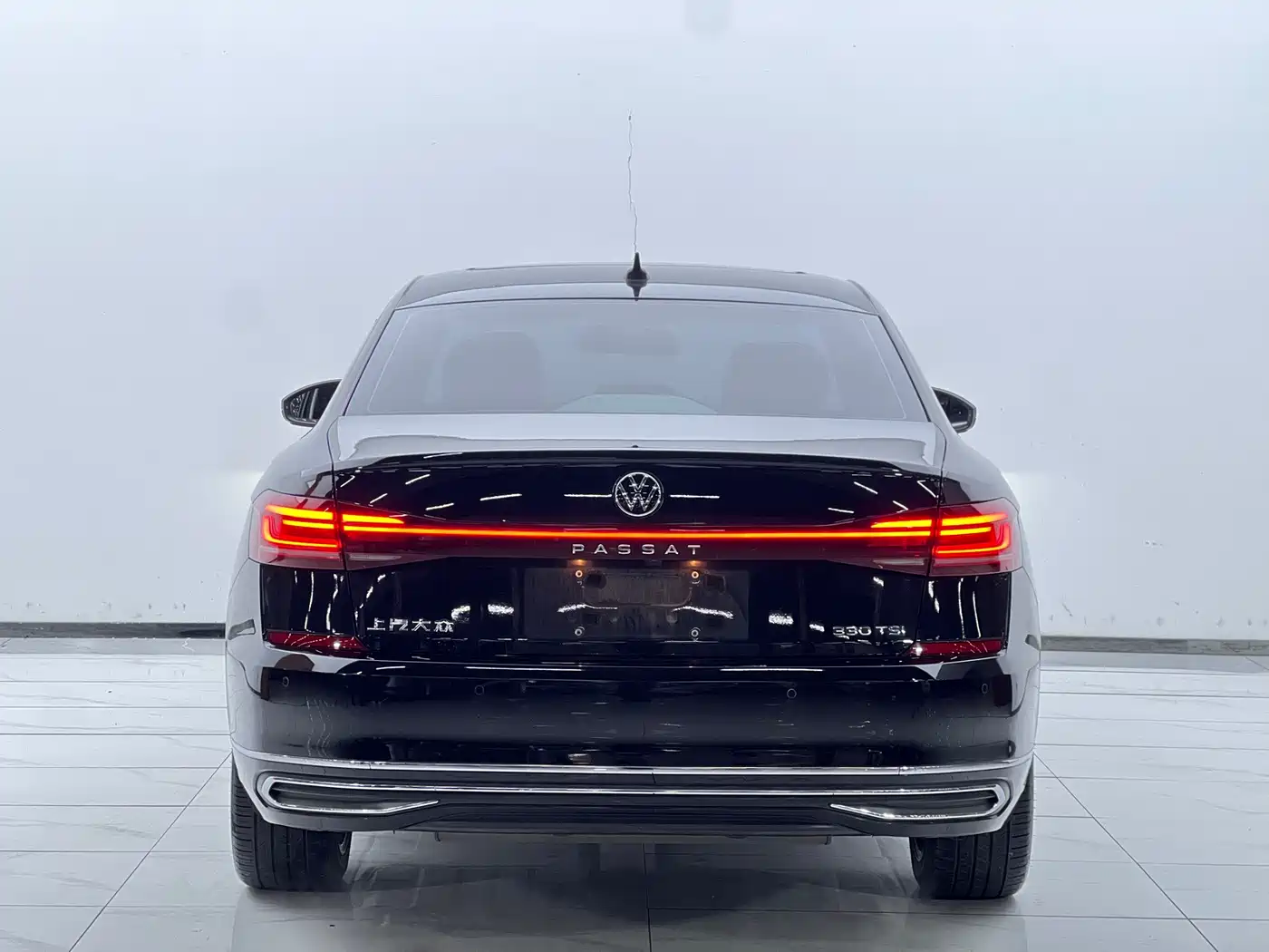 Volkswagen Passat 2023 Facelift 330TSI Starlight Elite Edition фото 4