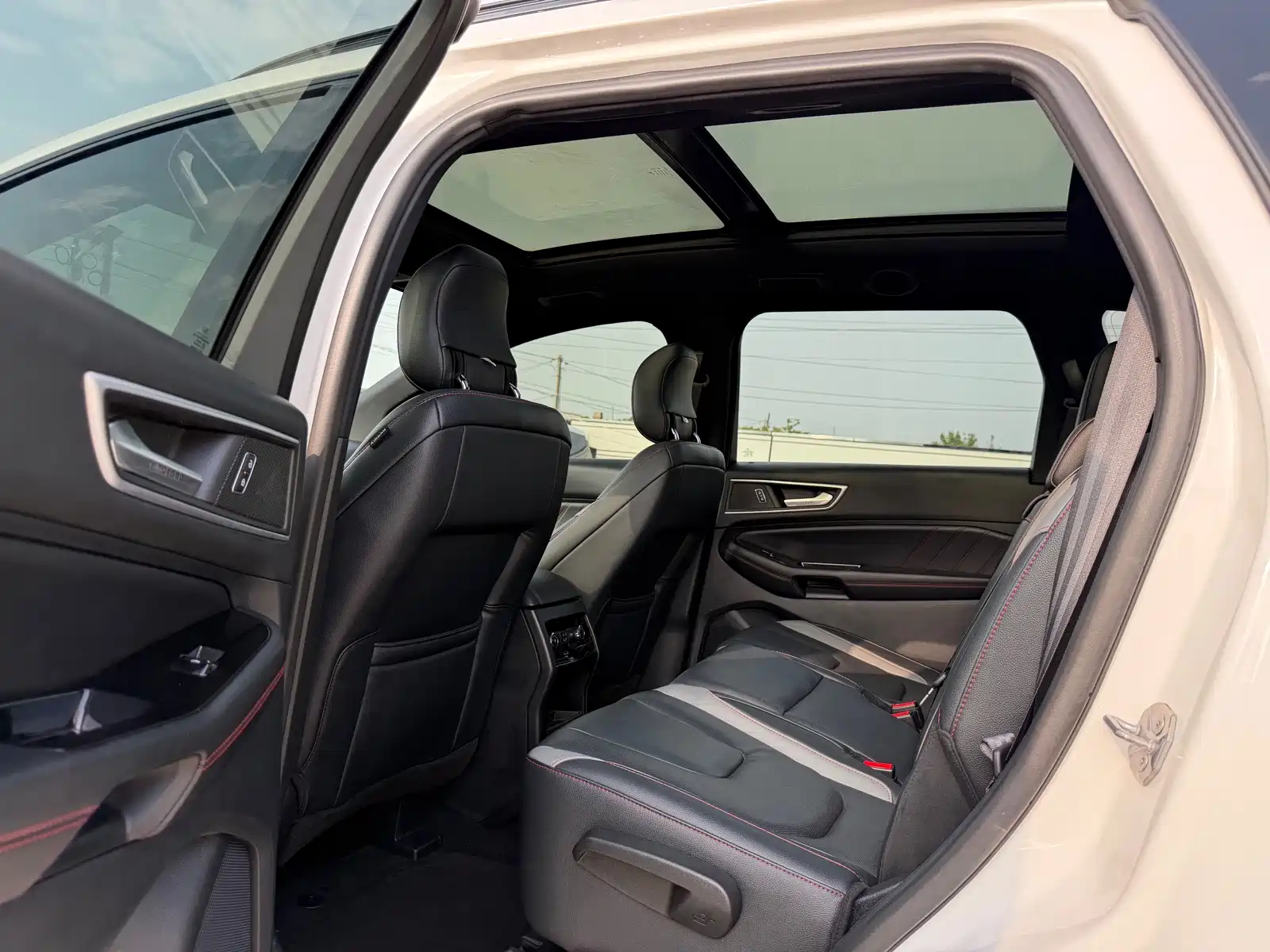 Фото 14 - Ford Edge