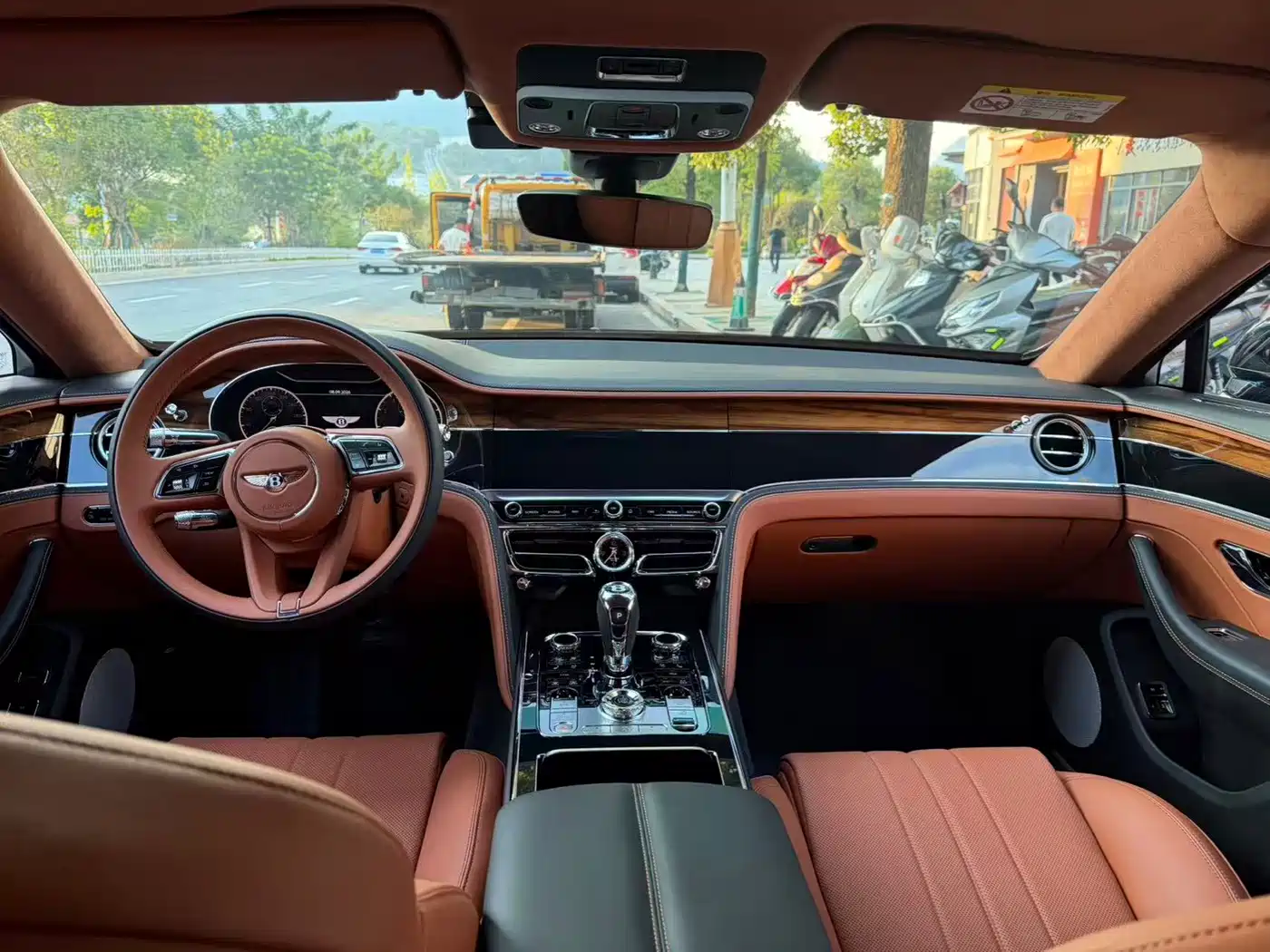 Bentley Flying Spur 2025 2024 V8 Edition 8