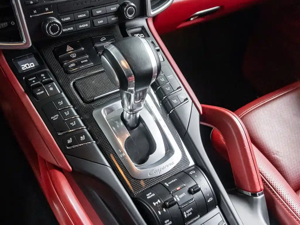 Porsche Cayenne 2016 Cayenne Turbo 4.8T фото 16
