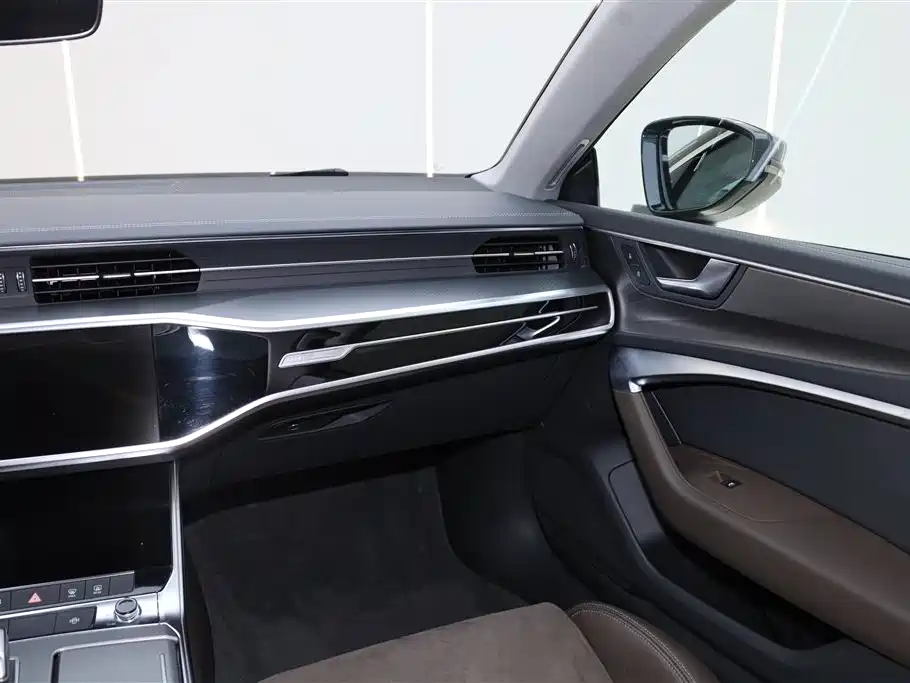 Audi A7L 2024 45TFSI S-line Dream Edition Crystal Package фото 28