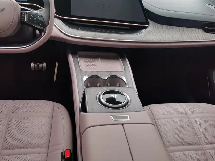 Hongqi Tian Gong 08 2025 680 Ultra AWD фото 16