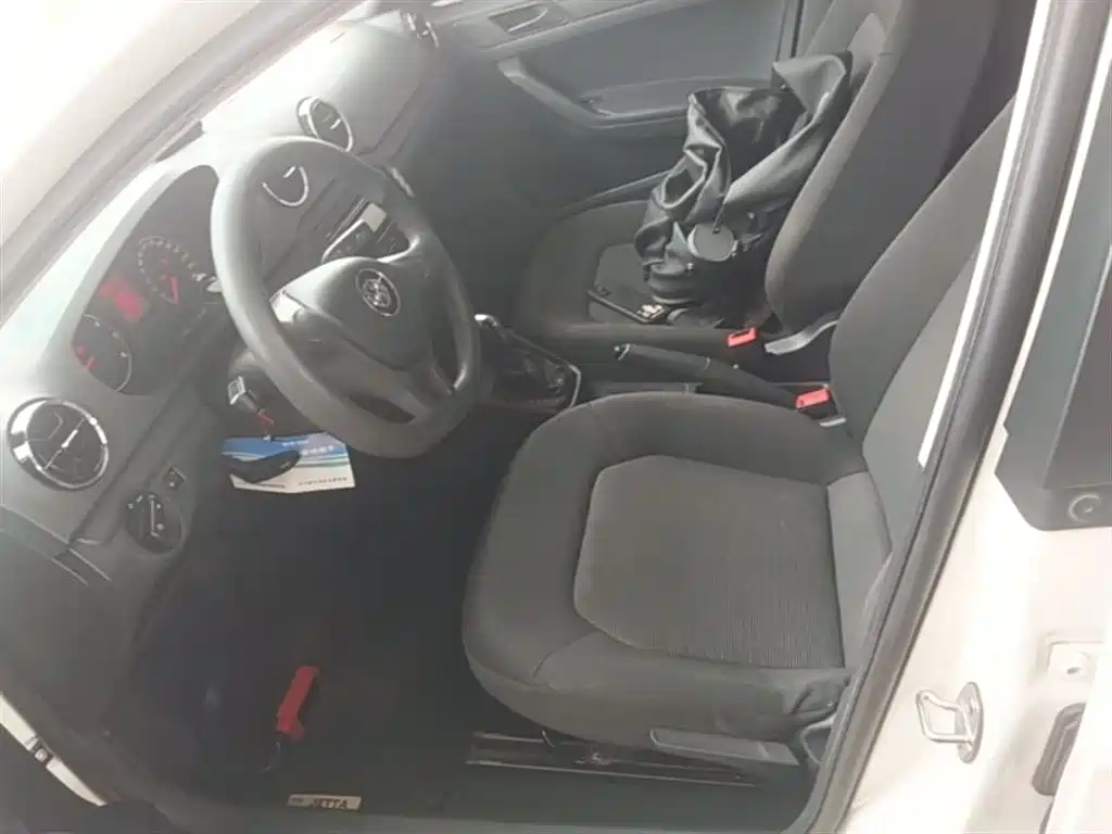 Volkswagen Jetta 2017 1.5L Automatic Fashion фото 15