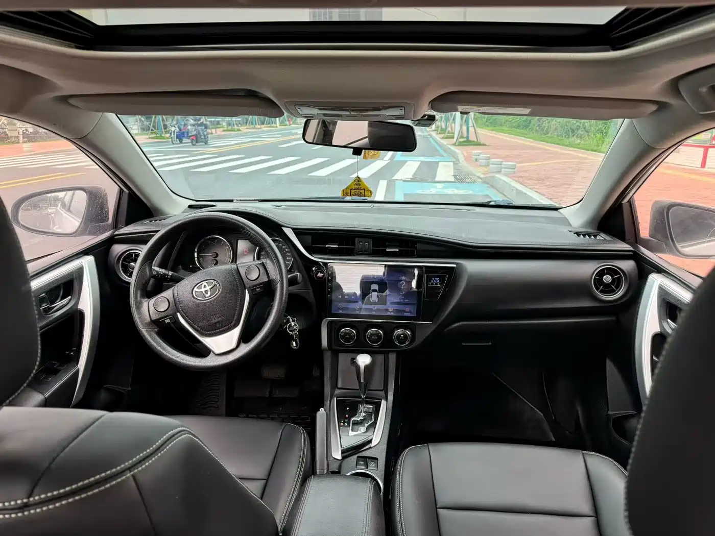 Toyota Corolla 2017 Facelift 1.2T S-CVT GL-i фото 5