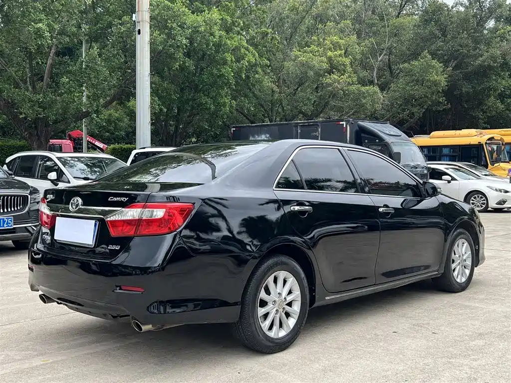 Toyota Camry 2012 2.5G Luxury Edition фото 4