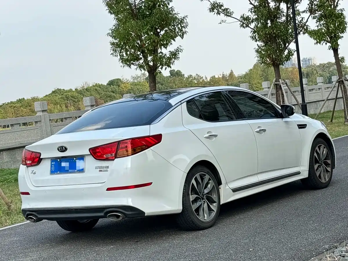Kia K5 2015 2015 2.0L Automatic GLS