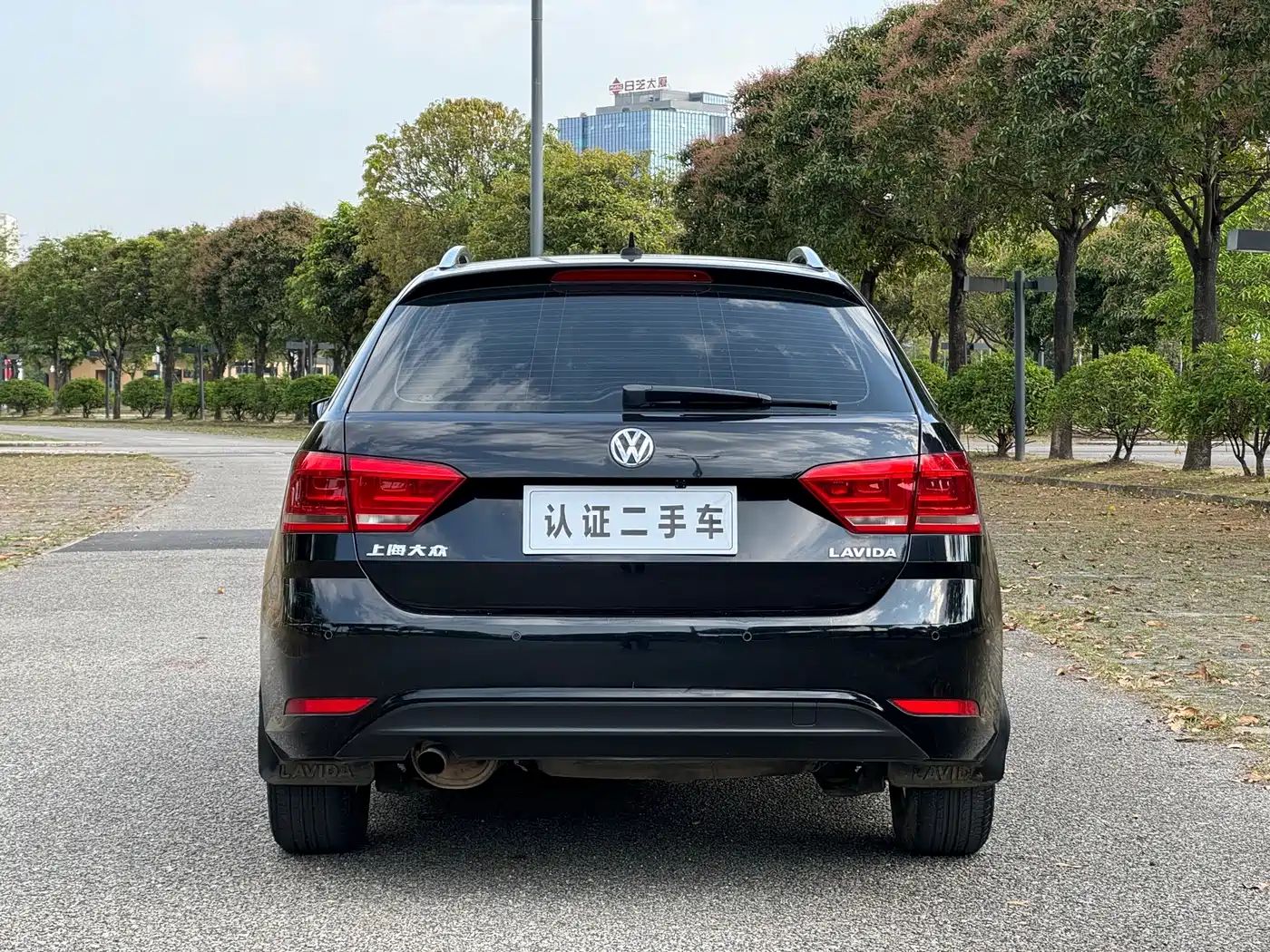 Volkswagen Lavida Tour 2015 1.6L Automatic Trend Edition фото 6