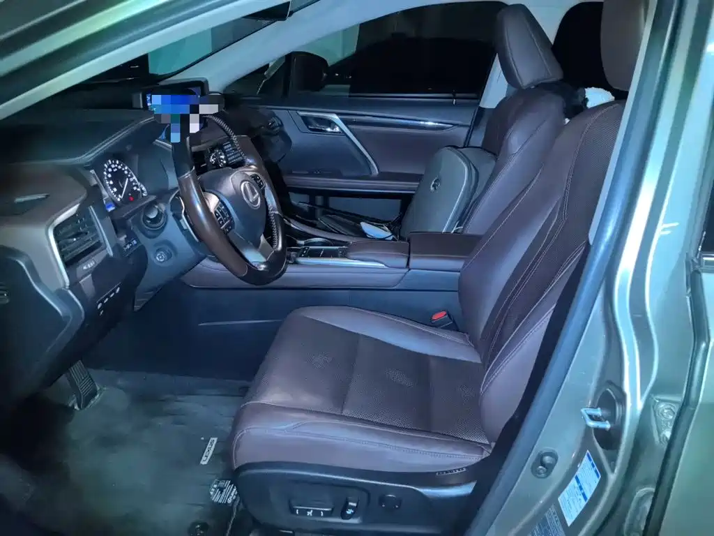 Photo 8 - Lexus RX