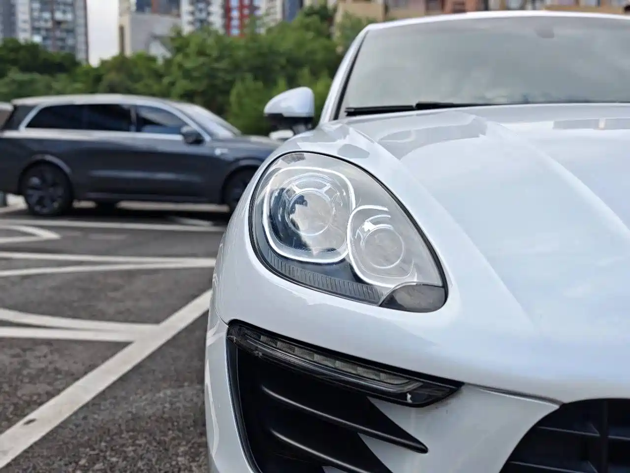 Porsche Macan 2016 Macan 2.0T фото 31