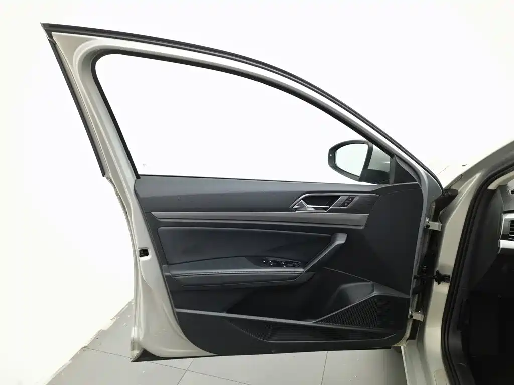 Фото 8 - Volkswagen Lavida