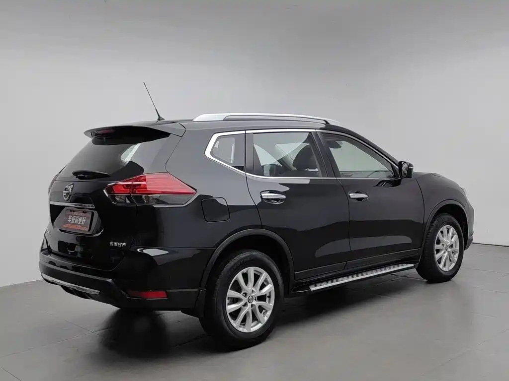 Фото 2 - Nissan X-Trail