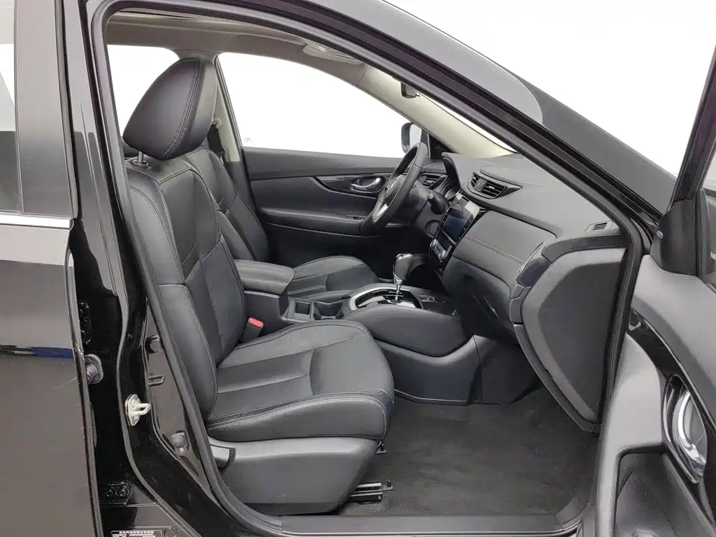 Фото 23 - Nissan X-Trail