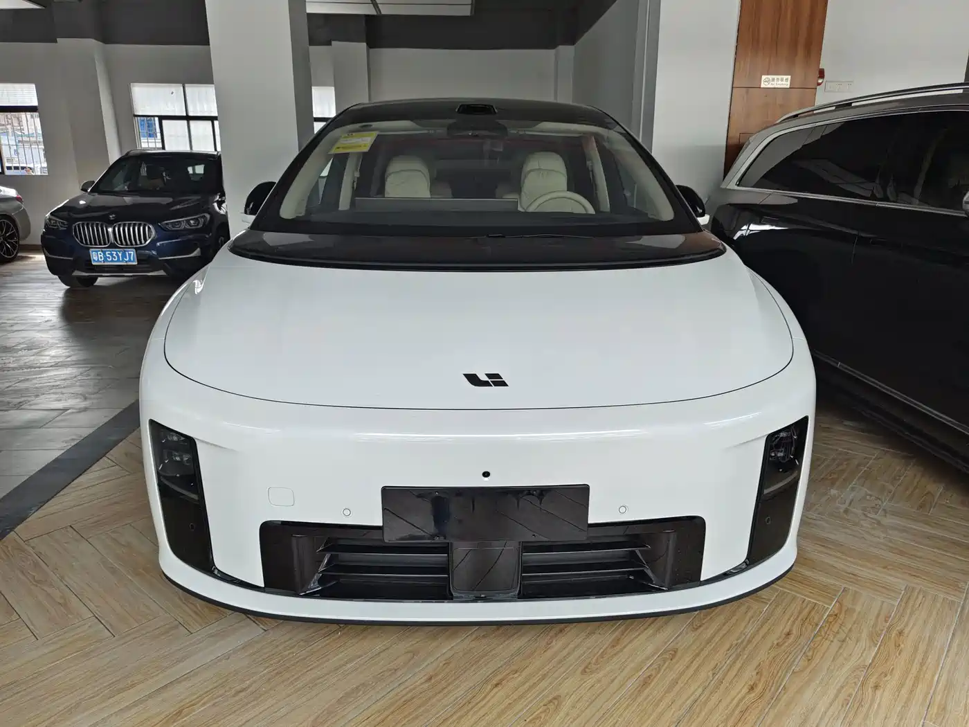 Li Auto Li i8 2026 2025 Standard Edition