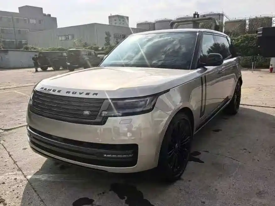 Land Rover Range Rover 2026 2026 Model 3.0 L6 400PS SE Long Wheelbase Version 7-Seater