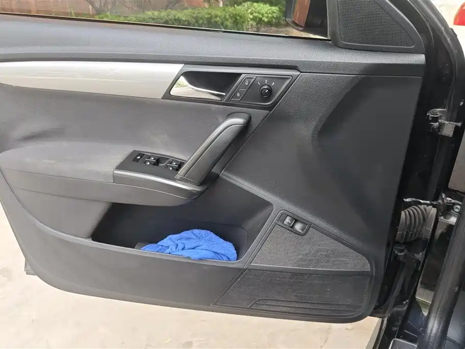 Volkswagen Lavida 2013 1.6L Automatic Trend Edition фото 7