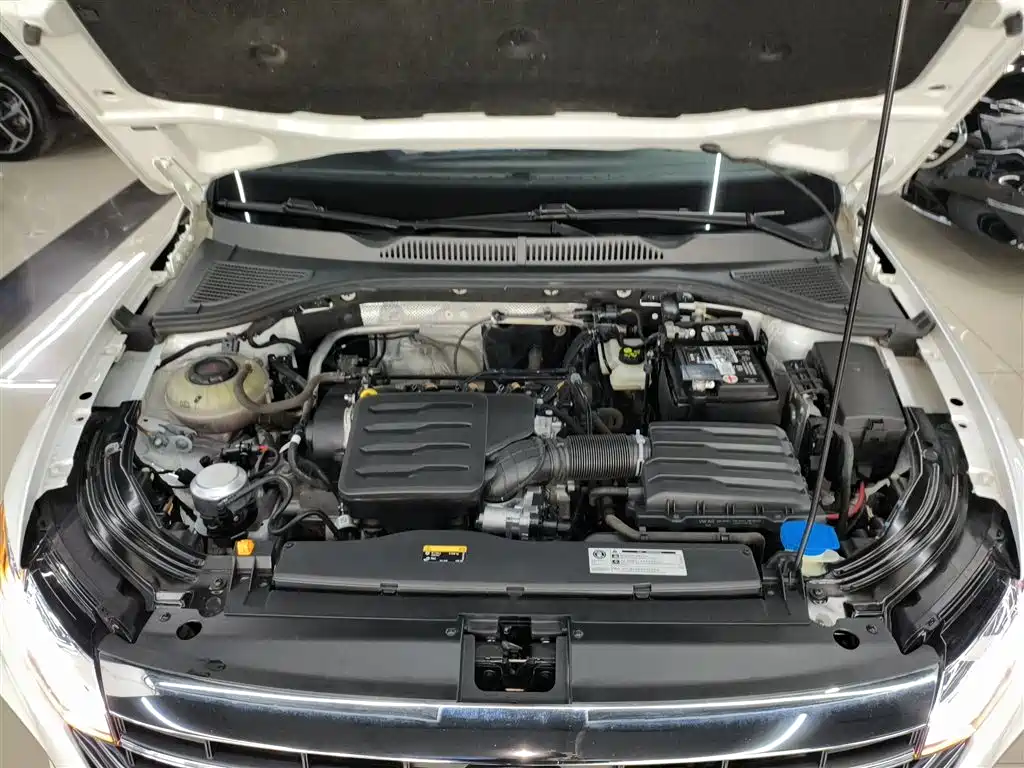 Volkswagen Lavida 2023 1.5L Auto Luxury Edition фото 20