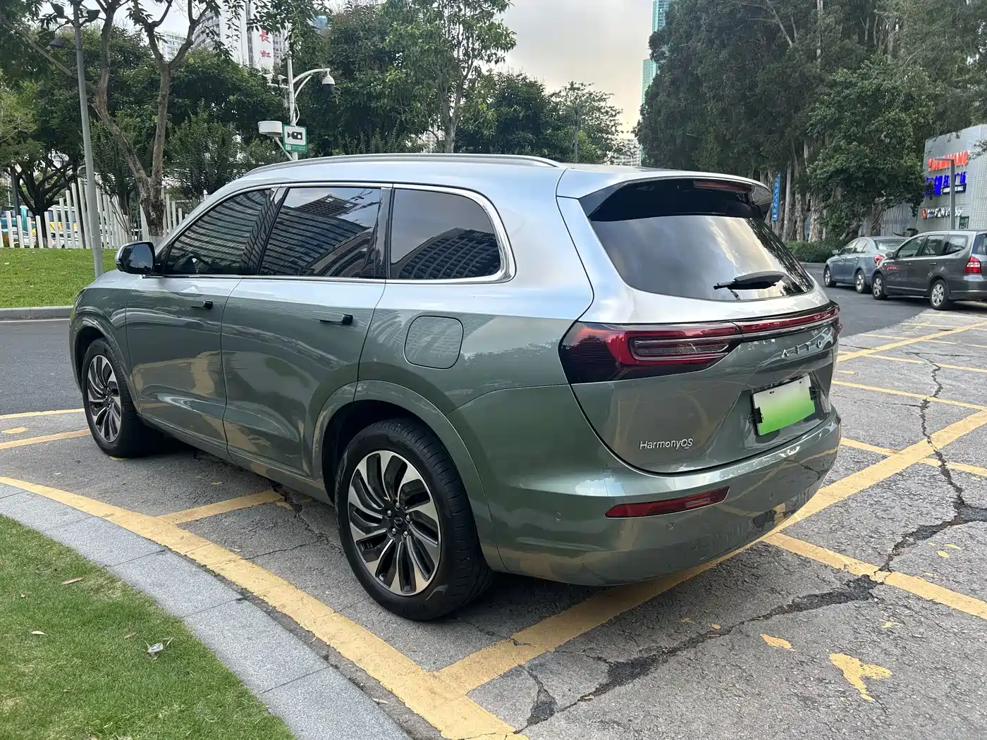 AITO Wenjie AITO M7 2024 1.5T RWD Plus 5-Seater фото 4