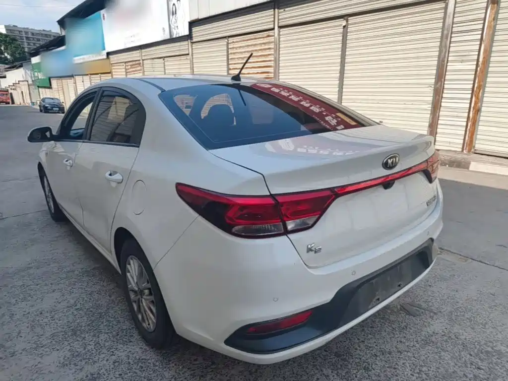 Kia K2 2017 2017 Sedan 1.4L AT GLS