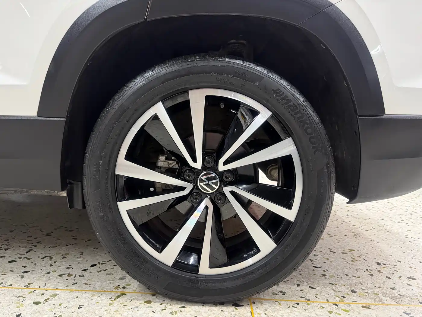 Volkswagen Tharu 2022 280TSI FWD Luxury Edition фото 23