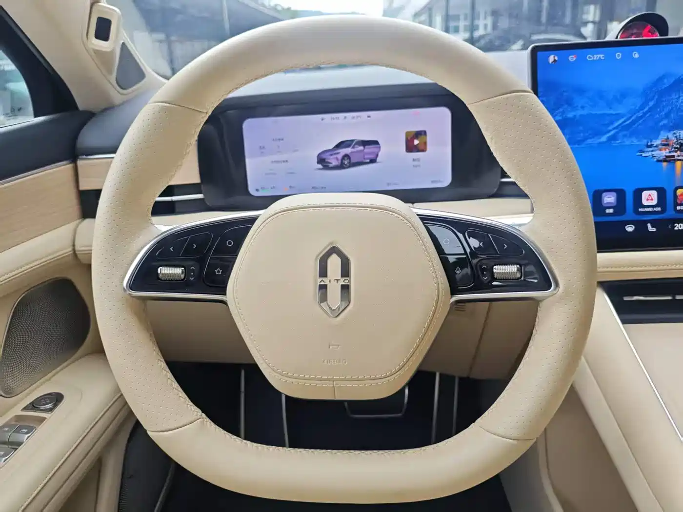 AITO Wenjie AITO M5 2025 Extended Range Ultra AWD фото 9