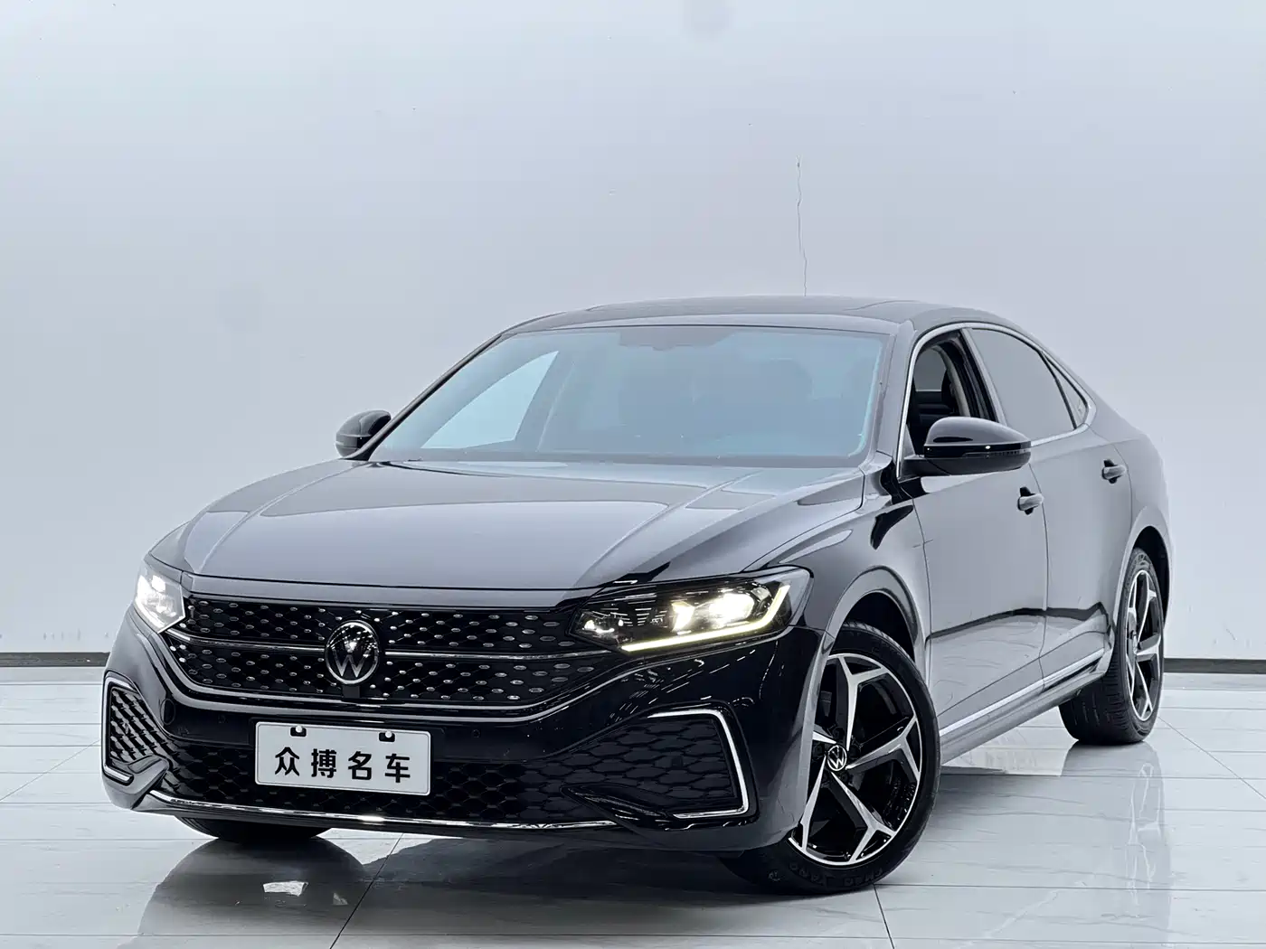 Volkswagen Passat 2023 Facelift 330TSI Starlight Elite Edition