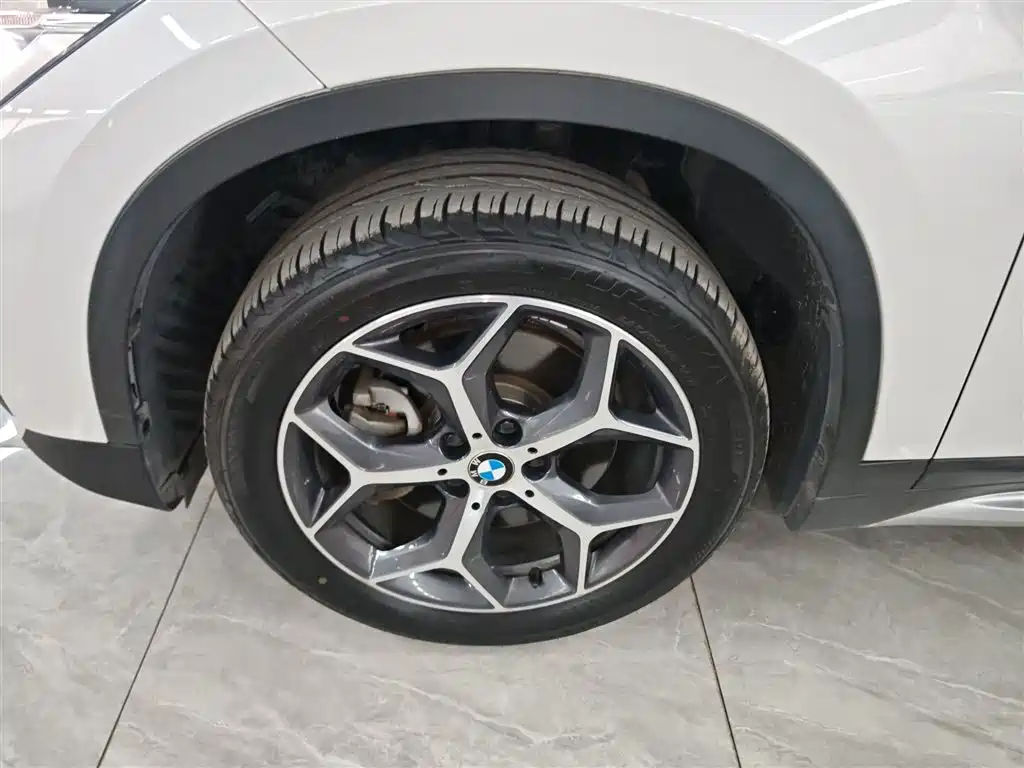 BMW X1 2019 xDrive20Li Premium Model фото 20