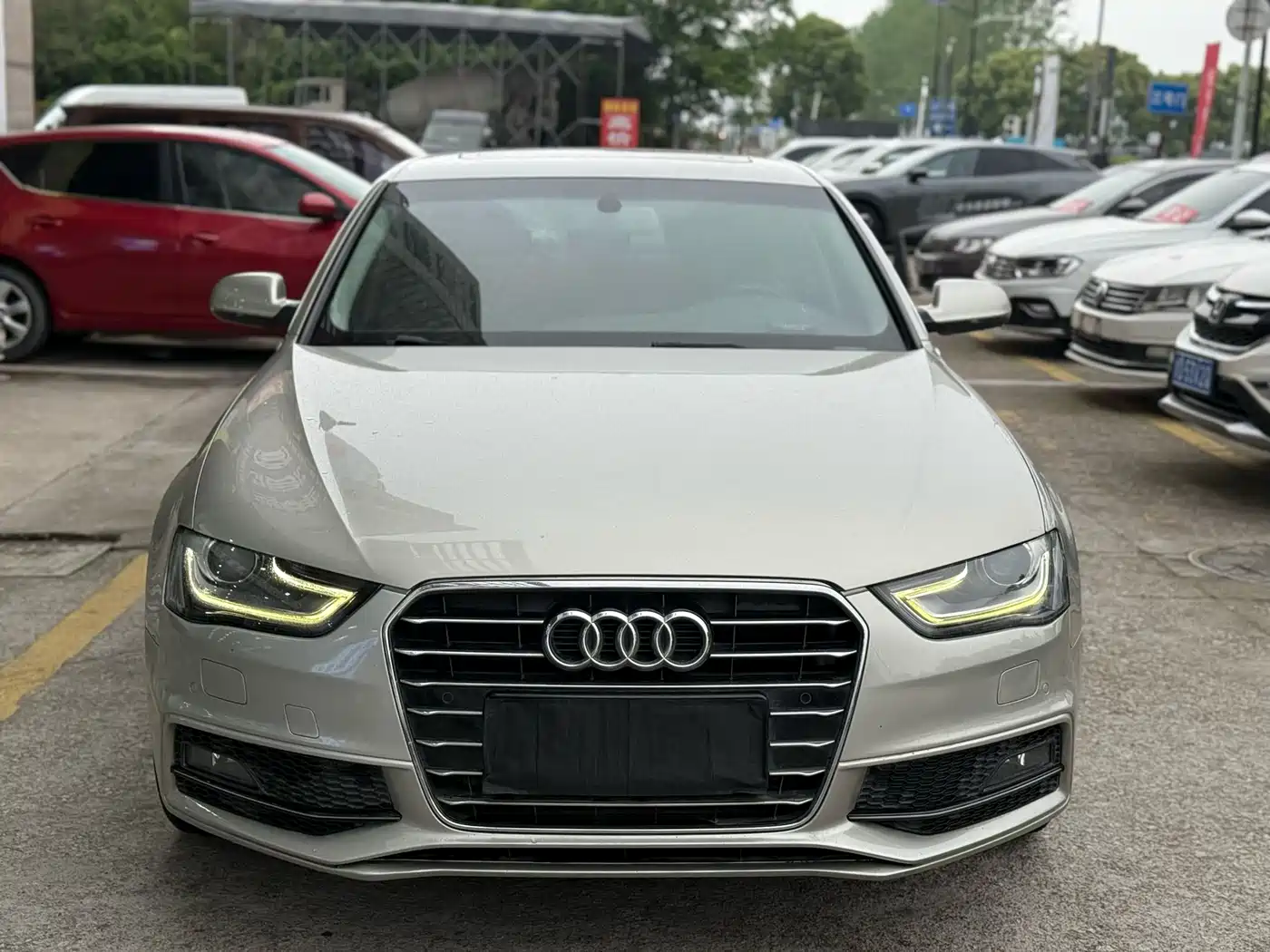 Audi A4L 2016 35 TFSI Collector's Edition S line Comfort фото 2