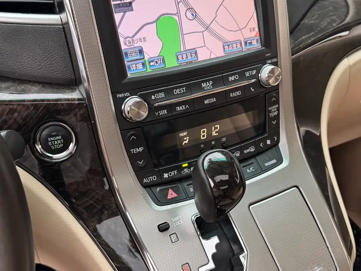 Toyota Alphard 2012 3.5L Luxury Edition фото 8