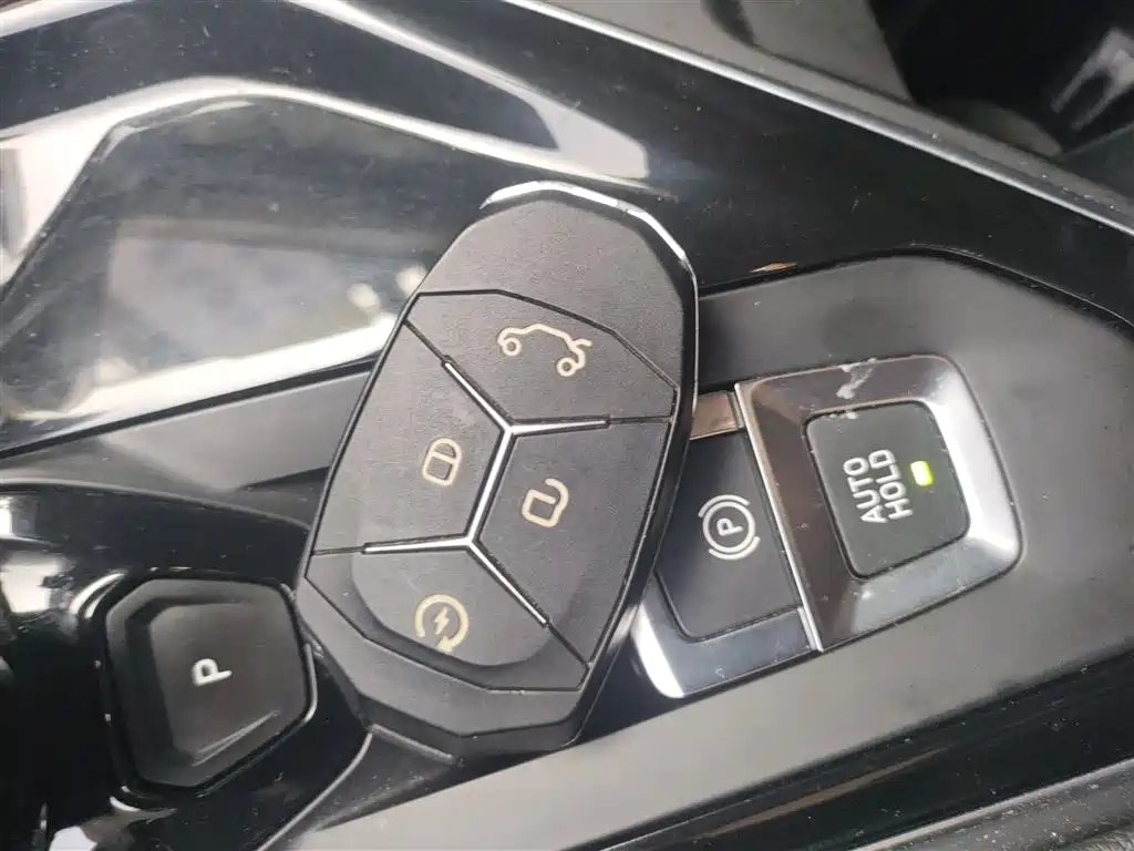 Lynk & Co 02 2018 1.5T DCT 2WD Power Pro Edition China V фото 9