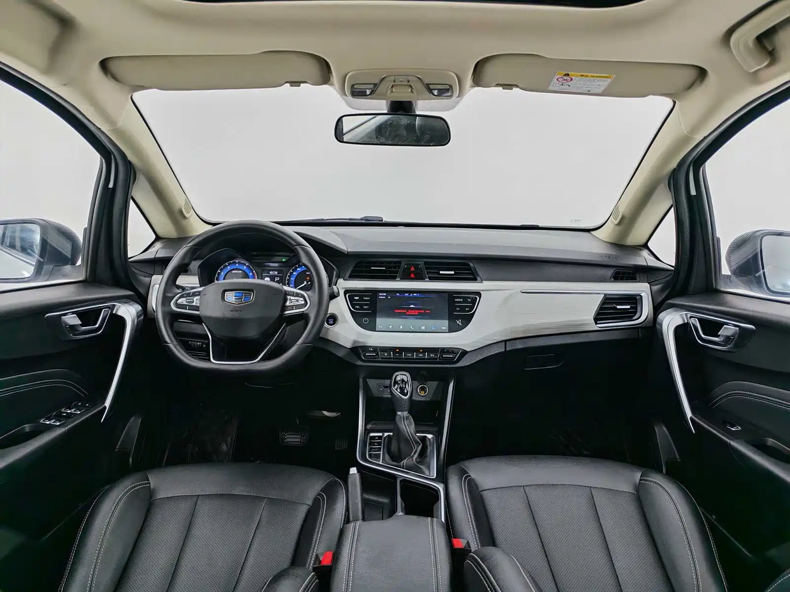 Фото 11 - Geely Vision X3