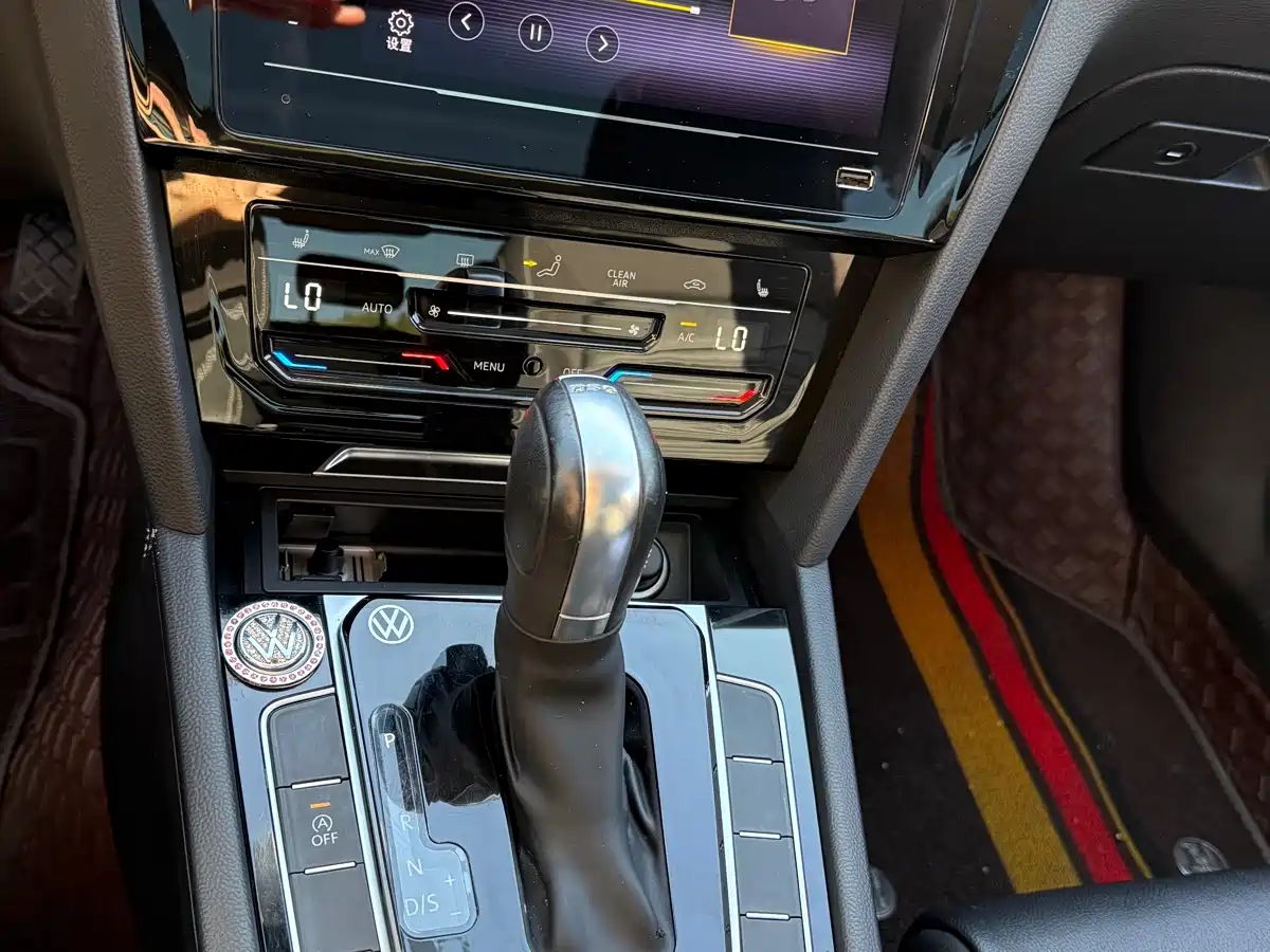 Volkswagen Magotan 2020 280TSI DSG Leading фото 9