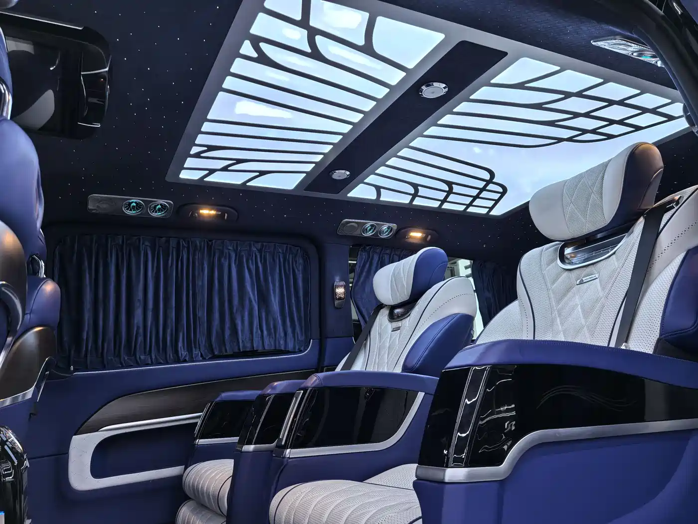 Mercedes-Benz V-Class 2022 V 260 Pilot Edition фото 15
