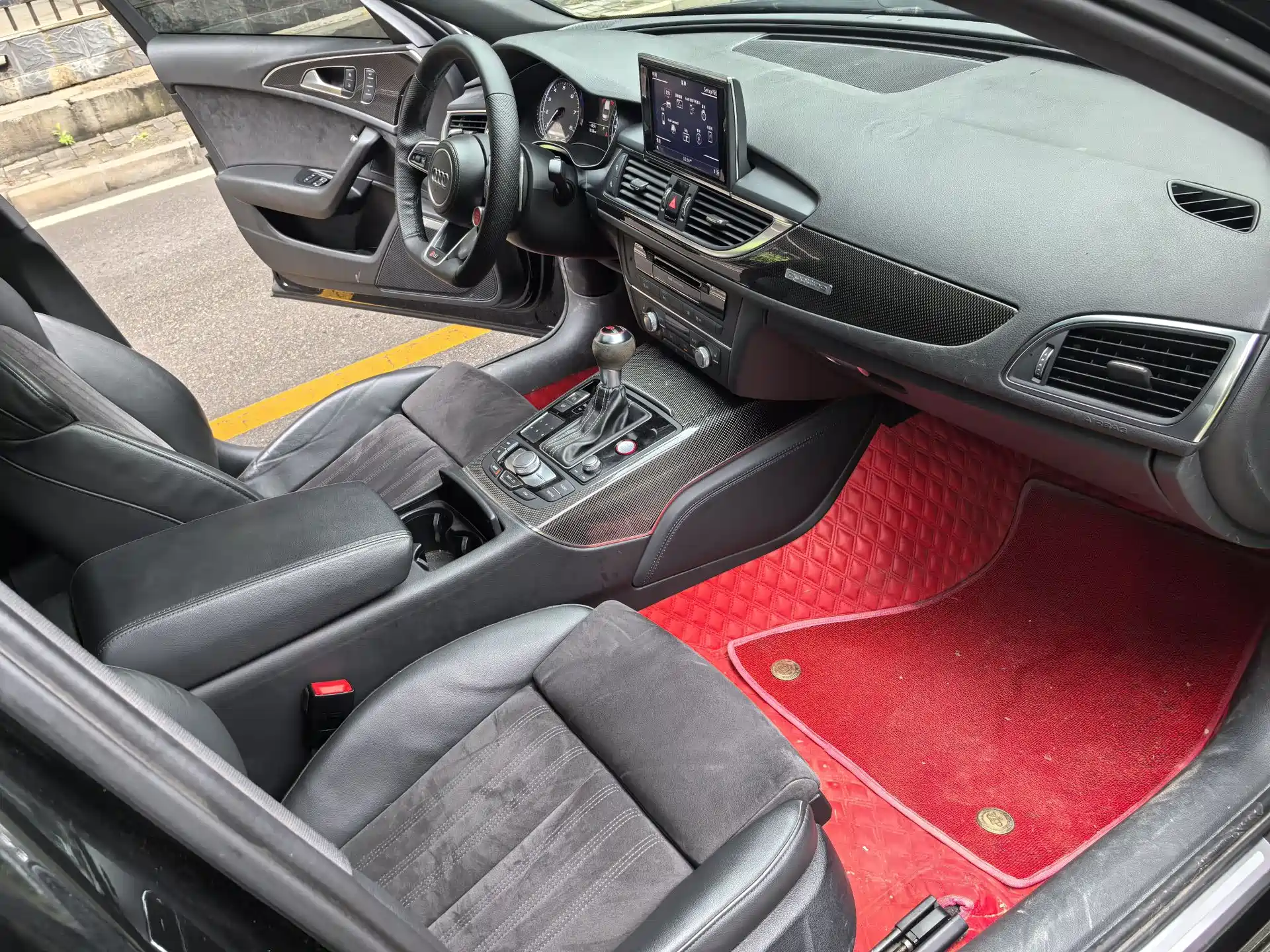Фото 14 - Audi S6
