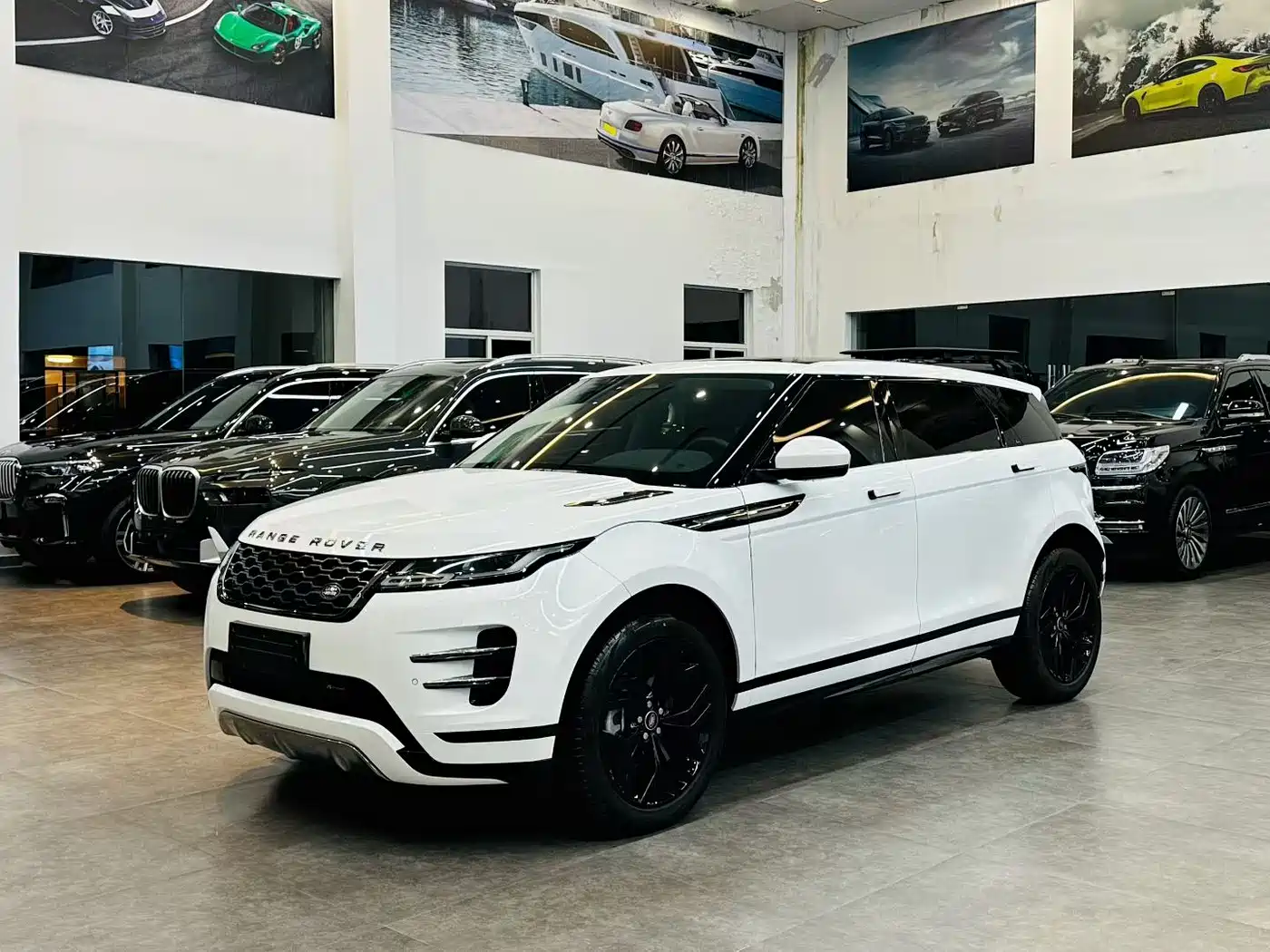 Land Rover Range Rover Evoque 2022 Facelift Range Rover Evoque L 249PS R-Dynamic Luxury
