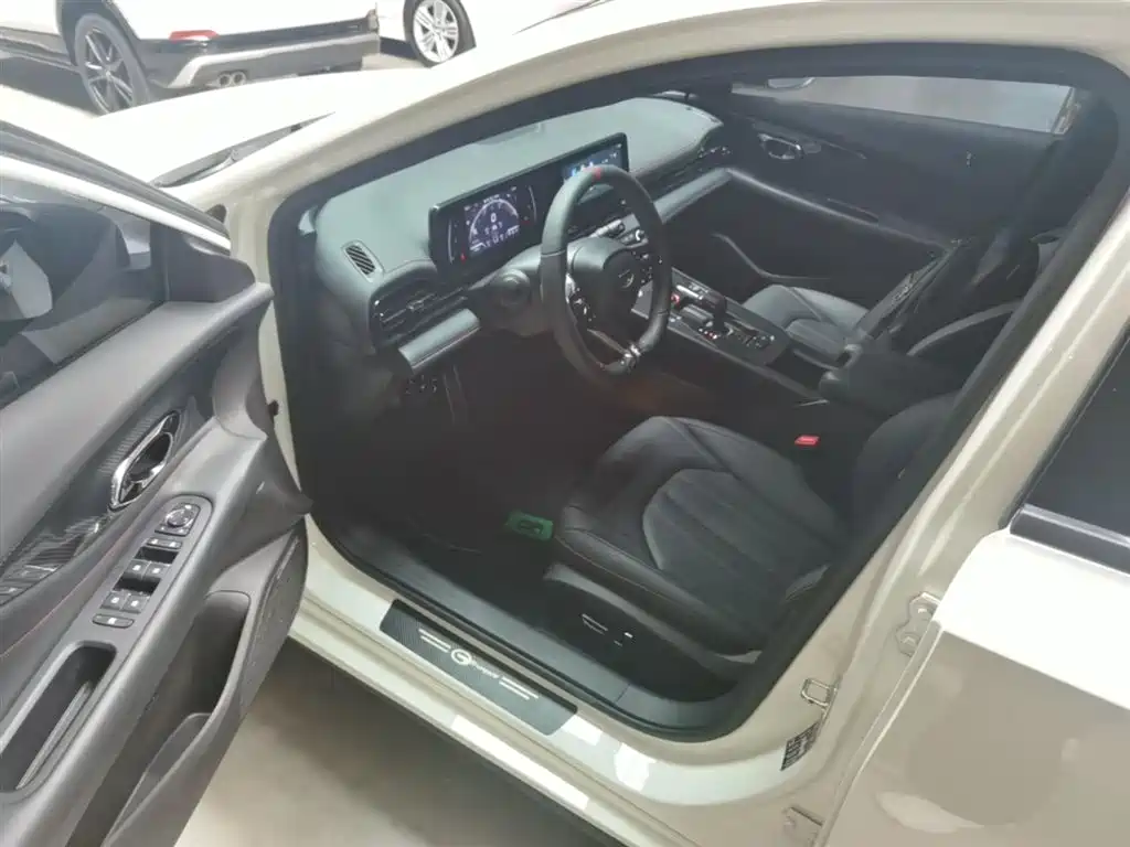 GAC Trumpchi Trumpchi Emkoo 2023 270T DCT J15 Edition фото 12