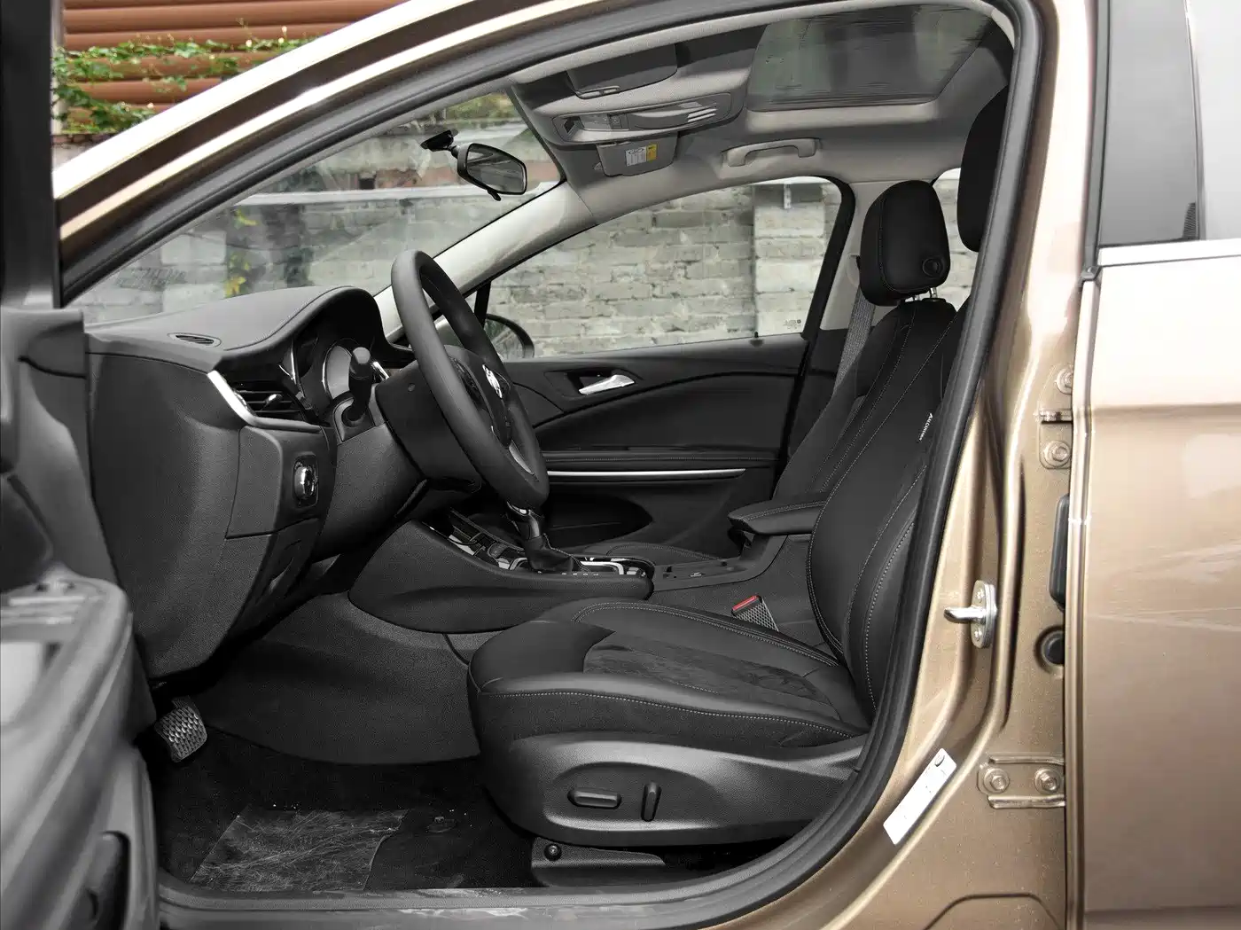 Buick Verano 2015 Sedan 20T Dual-clutch Elite фото 6