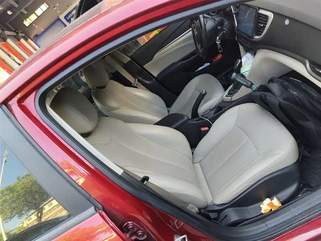 Buick Excelle 2018 15T Dual Clutch Elite (China V) фото 17