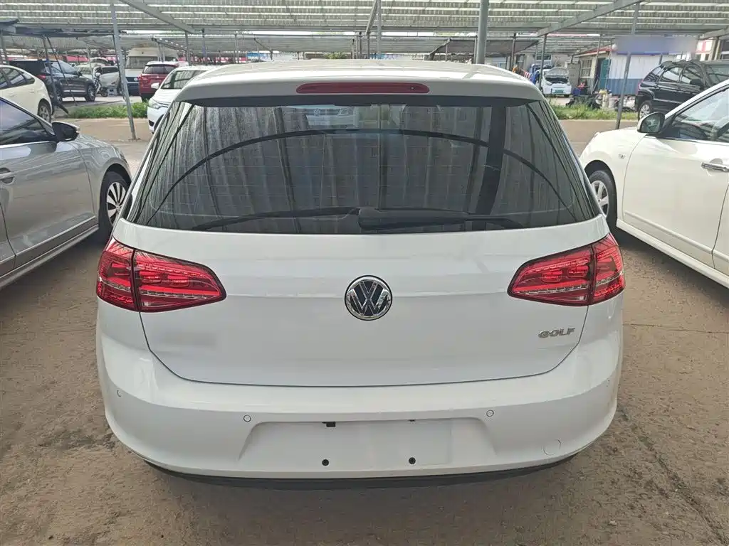 Volkswagen Golf 2016 1.6L Automatic Fashion фото 4