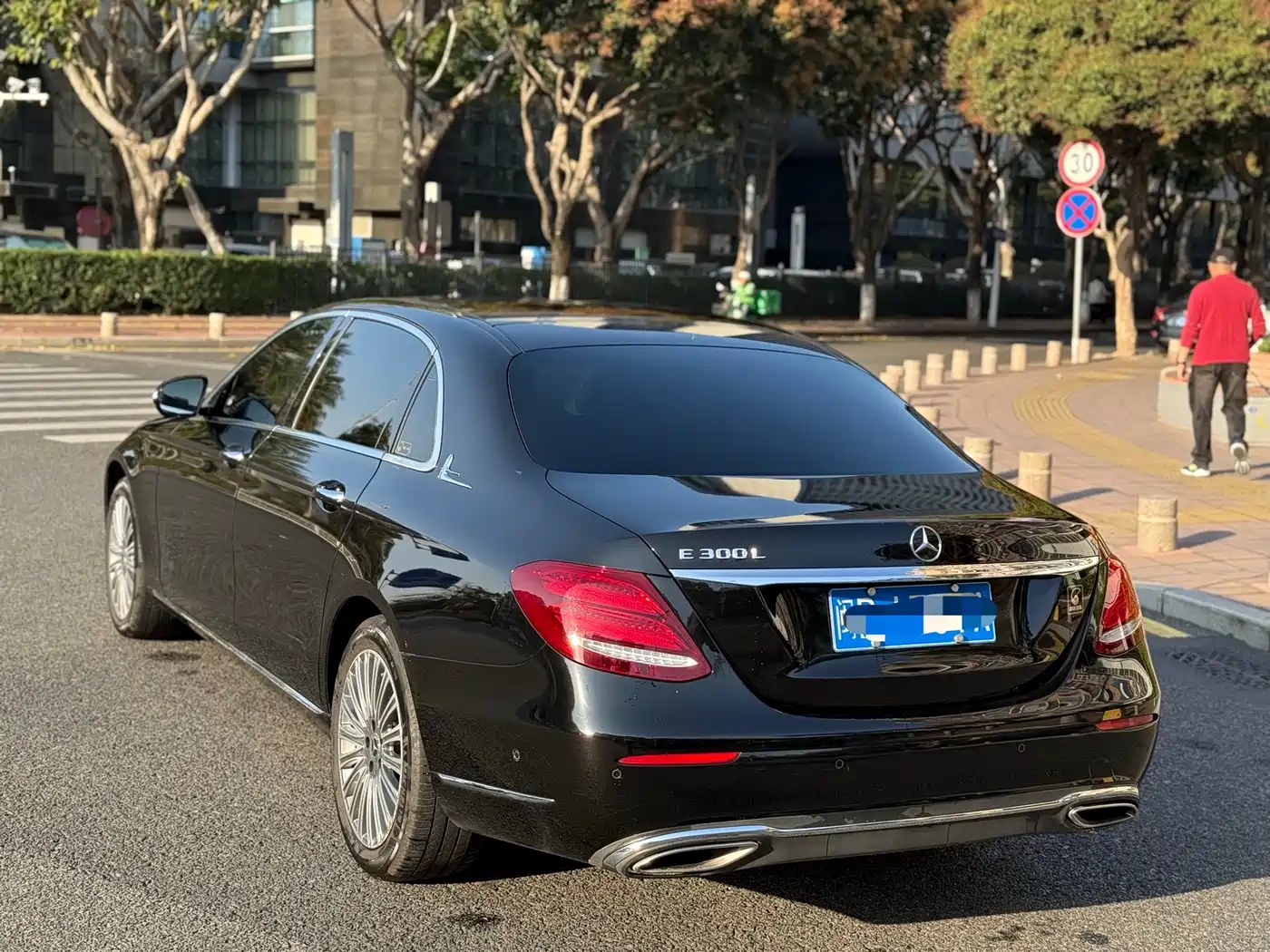 Mercedes-Benz E-Class 2020 E 300 L Luxury Model фото 9