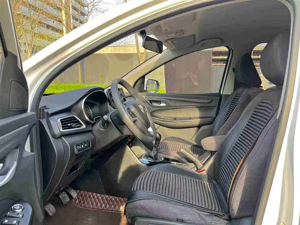 Baojun 730 2019 1.5L Manual Fashion Edition 7-Seater China VI фото 11