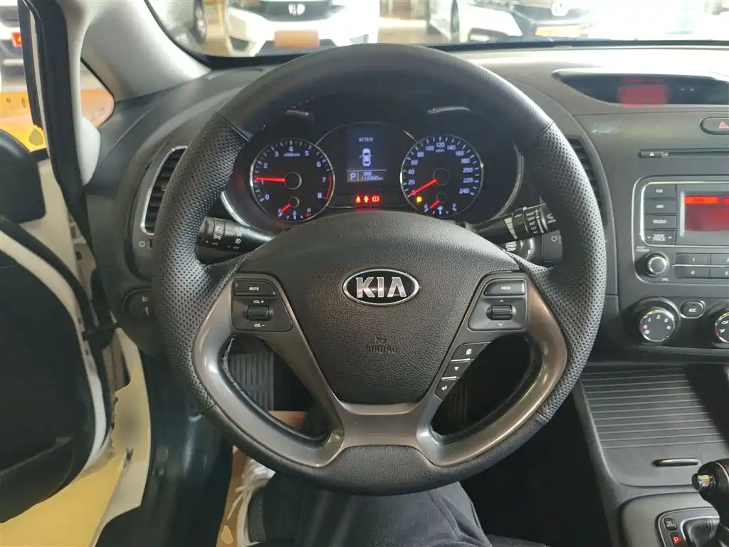 Kia K3 2015 1.6L Automatic GLS фото 7