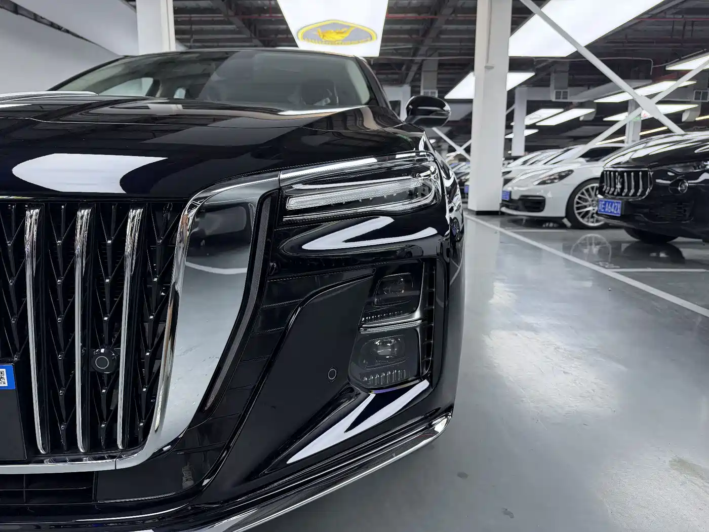 Hongqi H5 2025 1.5T DCT Flag Rhythm 500,000 Units Memorial Edition фото 4